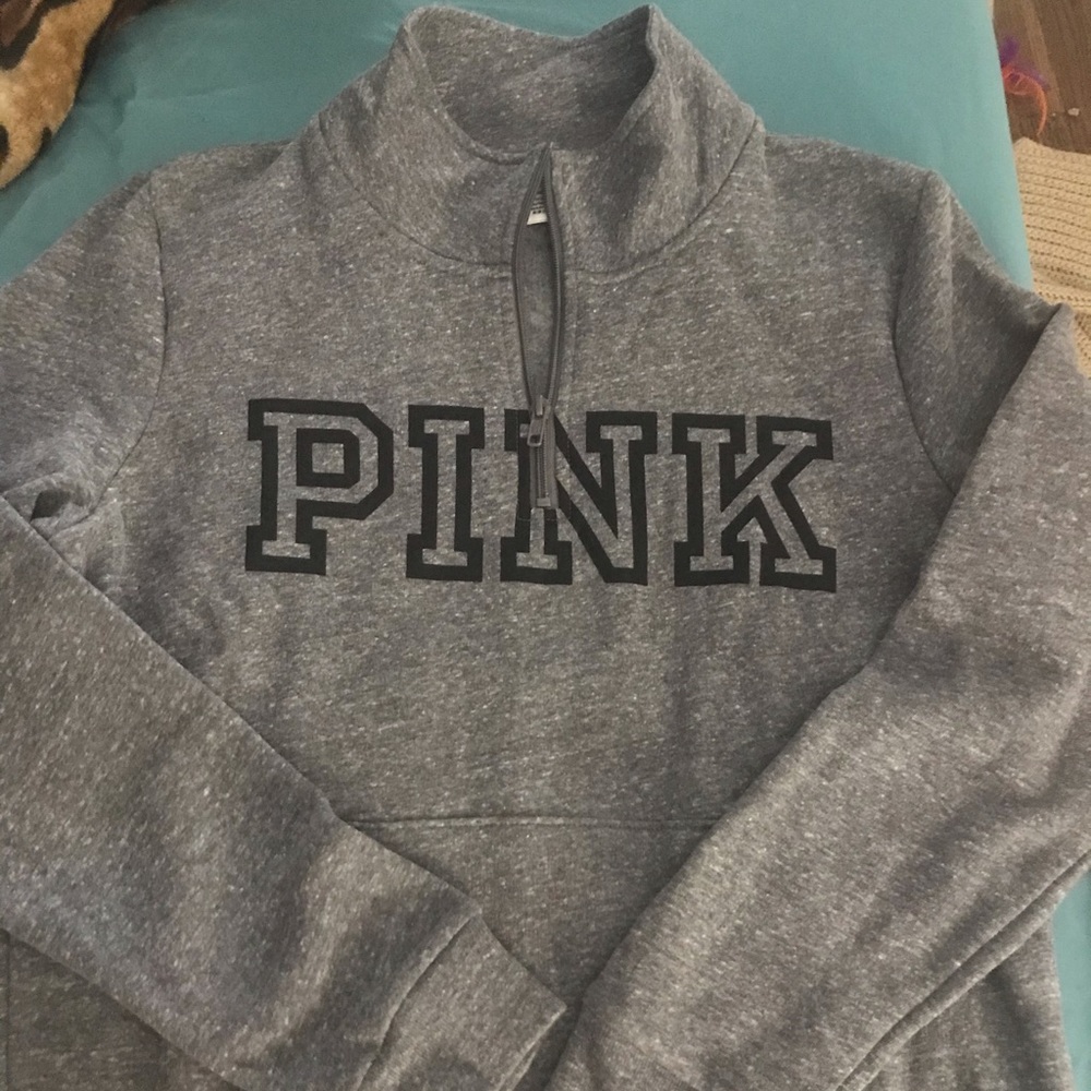 VS PINK half-zip pullover. BRAND NEW NEVER WORN✨